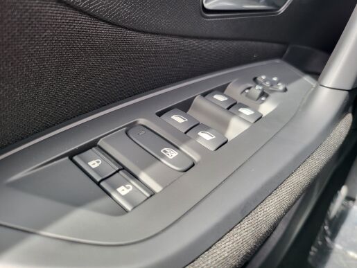 Peugeot 308 SW ACTIVE Hybrid 145k eDCS6 TŽ