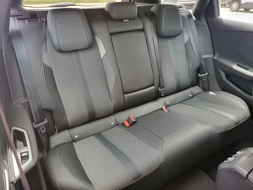 Peugeot 308 SW ACTIVE Hybrid 145k eDCS6 TŽ