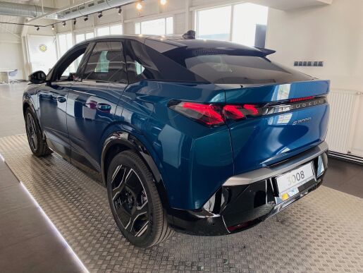 Peugeot 3008 E-3008 GT 157 kW 210 k (Baterie 73 kWh)