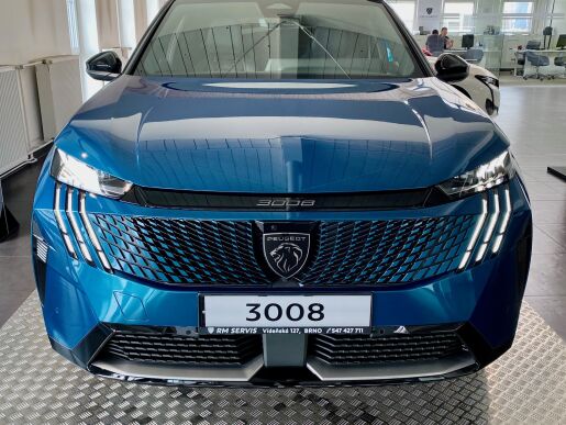 Peugeot 3008 E-3008 GT 157 kW 210 k (Baterie 73 kWh)