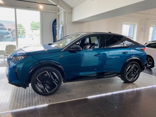 Peugeot 3008 E-3008 GT 157 kW 210 k (Baterie 73 kWh)