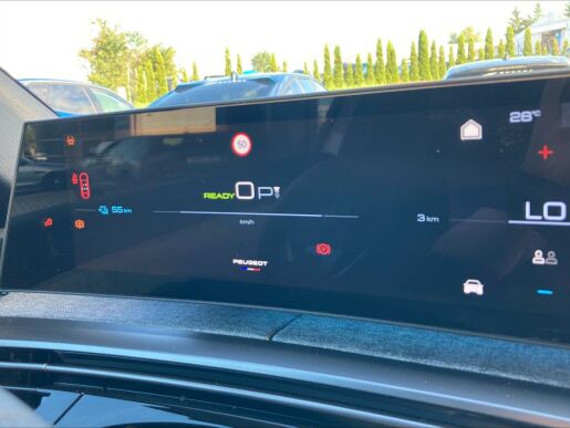 Peugeot 3008 GT Elektromotor 157 kW / 210 k