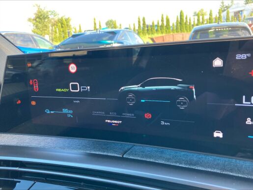 Peugeot 3008 GT Elektromotor 157 kW / 210 k