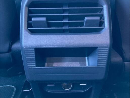 Peugeot 3008 GT Elektromotor 157 kW / 210 k