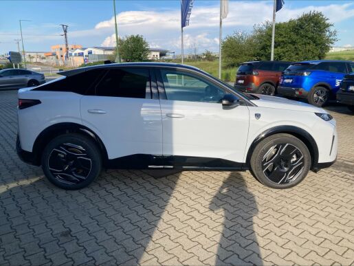 Peugeot 3008 GT Elektromotor 157 kW / 210 k
