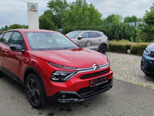 Citroën C4 X PLUS 1.2 PureTech 130 S&S EAT8 PŘEDVÁDĚCÍ VŮZ