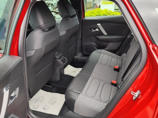Citroën C4 X PLUS 1.2 PureTech 130 S&S EAT8 PŘEDVÁDĚCÍ VŮZ