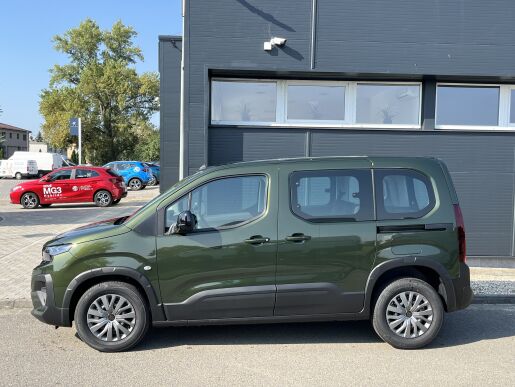 Peugeot Rifter ALLURE BlueHDi 130 S&S EAT8 s homologací N1                              