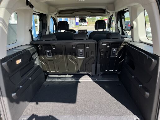 Peugeot Rifter ALLURE BlueHDi 130 S&S EAT8 s homologací N1                              