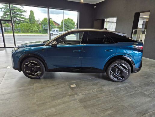 Peugeot 3008 GT Elektromotor 157 kW / 210 k