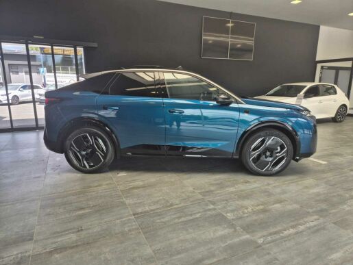 Peugeot 3008 GT Elektromotor 157 kW / 210 k