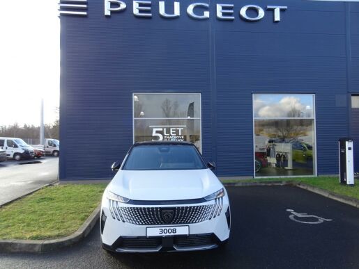 Peugeot 3008 GT Elektromotor 157 kW / 210 k