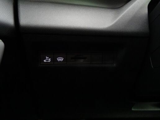Peugeot 408 GT Hybrid 136 e-DCS6