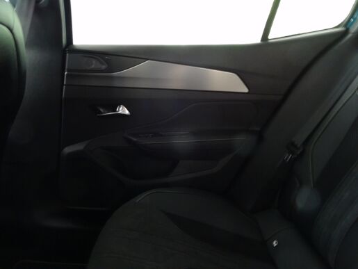 Peugeot 408 GT Hybrid 136 e-DCS6
