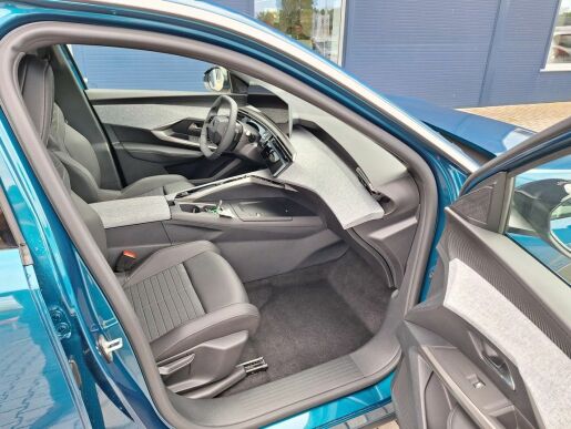 Peugeot 3008 ALLURE Hybrid 136 e-DCS6