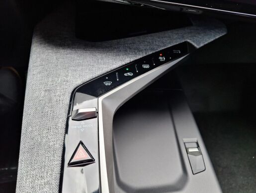 Peugeot 3008 ALLURE Hybrid 136 e-DCS6
