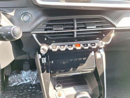 Peugeot 2008 ALLURE PureTech 100 MAN6