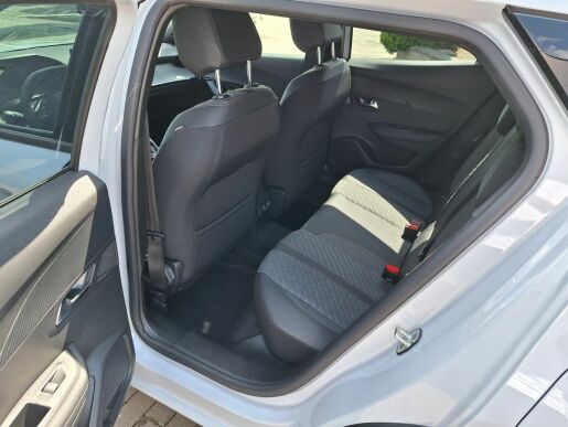 Peugeot 2008 ALLURE PureTech 100 MAN6