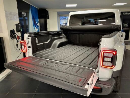 Jeep Gladiator 3.0 CRD V6 264k AT8 ZF OVERLAN