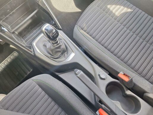 Peugeot 208 STYLE 1.2 PT 100K MAN6