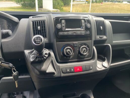 Citroën Jumper 2,2 JUMPER FURGON 35 L3H2 BlueHDi 140 S&S MAN6  obytný automobil
