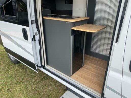 Citroën Jumper 2,2 JUMPER FURGON 35 L3H2 BlueHDi 140 S&S MAN6  obytný automobil