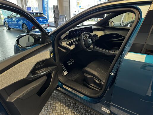 Peugeot 3008 GT Hybrid 136 e-DCS6