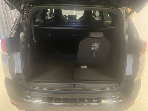 Peugeot 5008 1,5   ALLURE PACK 130k EAT8