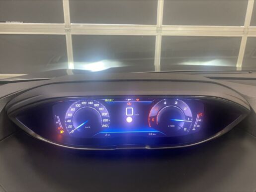 Peugeot 5008 1,5   ALLURE PACK 130k EAT8