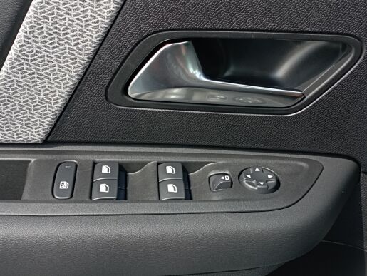 Citroën C4 C4 MAX Hybrid 136 ë-DCS6