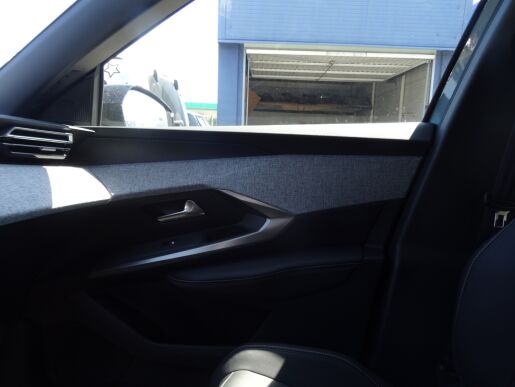 Peugeot 3008 ALLURE Hybrid 136 e-DCS6