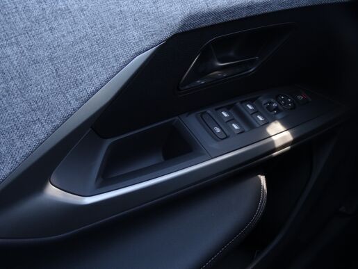 Peugeot 3008 ALLURE Hybrid 136 e-DCS6