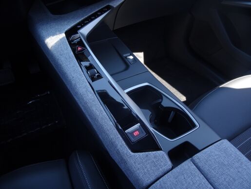 Peugeot 3008 ALLURE Hybrid 136 e-DCS6
