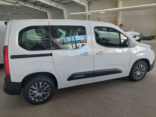 Citroën Berlingo osobní NOVÉ PLUS 1.5 BlueHDi 100 S&S MAN6 , L+P boční dveře , tažné zařízení                                