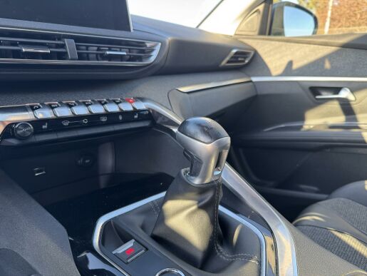 Peugeot 5008 ALLURE 1.2 PureTech MAN6