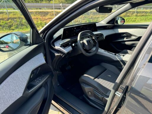 Peugeot 3008 ALLURE Hybrid 136 e-DCS6
