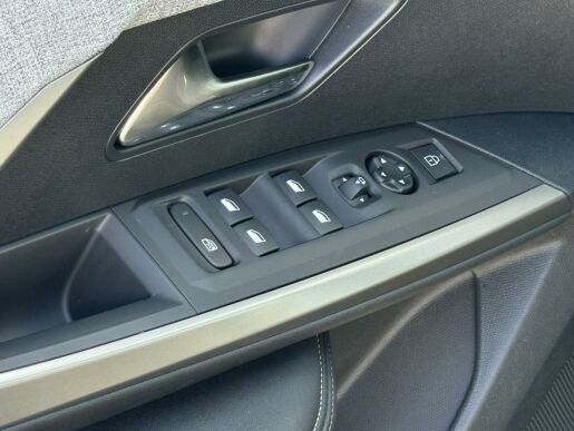 Peugeot 3008 ALLURE Hybrid 136 e-DCS6