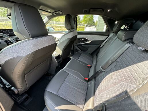 Peugeot 3008 ALLURE Hybrid 136 e-DCS6
