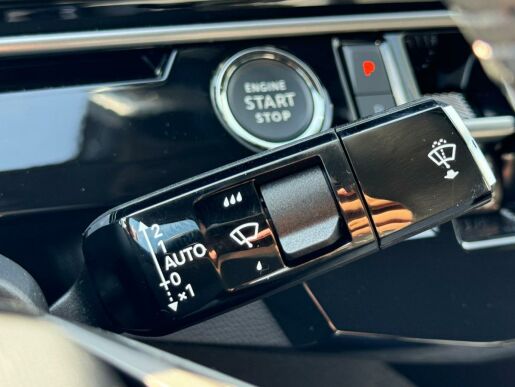 Peugeot 3008 ALLURE Hybrid 136 e-DCS6