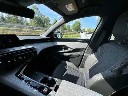 Peugeot 3008 ALLURE Hybrid 136 e-DCS6