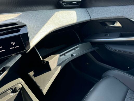Peugeot 3008 ALLURE Hybrid 136 e-DCS6