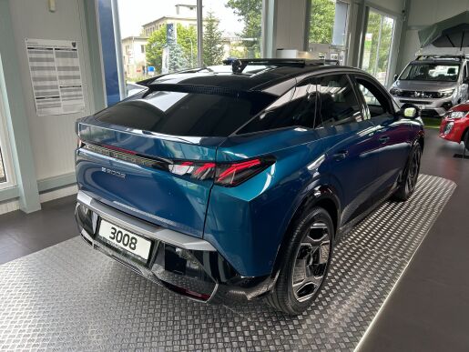 Peugeot 3008 E-GT Elektromotor 157kW / 210k