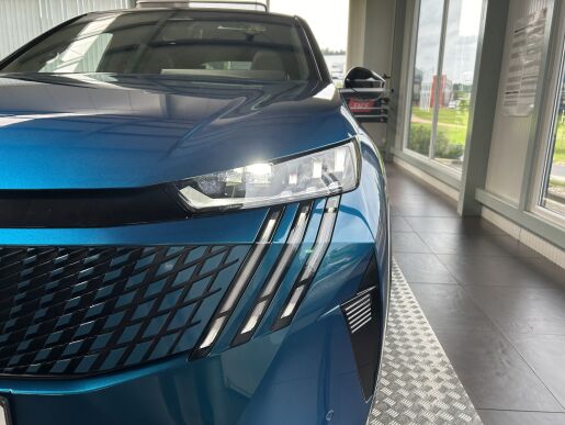 Peugeot 3008 E-GT Elektromotor 157kW / 210k