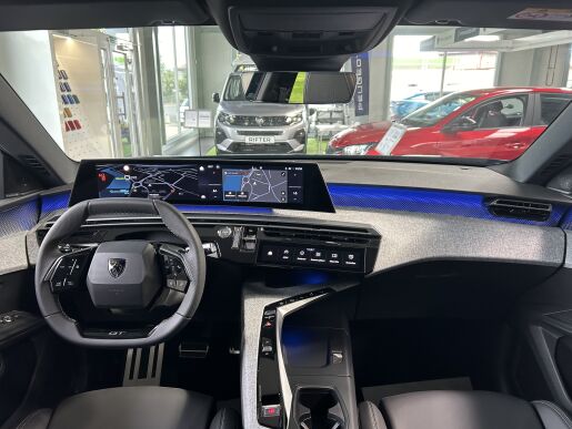 Peugeot 3008 E-GT Elektromotor 157kW / 210k