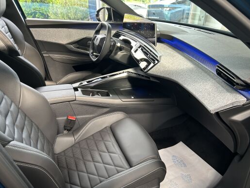 Peugeot 3008 E-GT Elektromotor 157kW / 210k