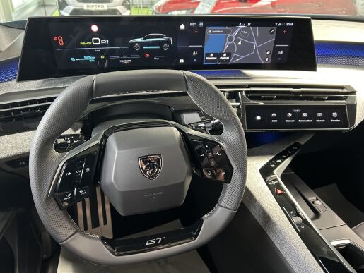 Peugeot 3008 E-GT Elektromotor 157kW / 210k