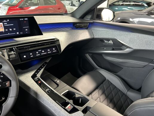 Peugeot 3008 E-GT Elektromotor 157kW / 210k