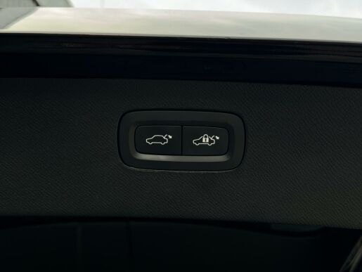 Volvo XC90 T8 AWD 335kW ULTIMATE DARK