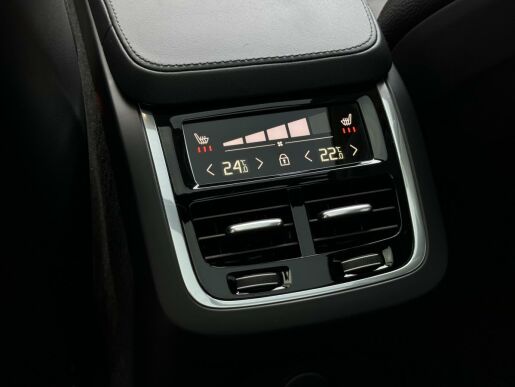 Volvo XC90 T8 AWD 335kW ULTIMATE DARK