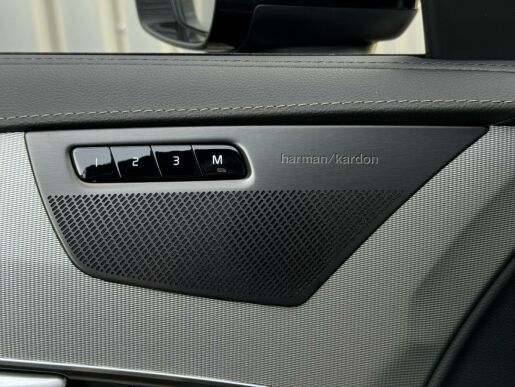 Volvo XC90 T8 AWD 335kW ULTIMATE DARK
